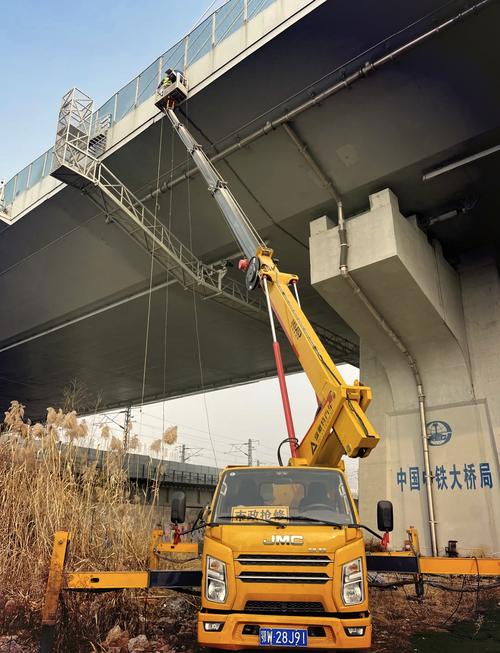 高空作业新选择 登高车租赁与货梯零部件制造